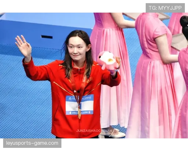 李冰洁训练完顺手买个包,我工资还没她零头多 李冰洁训练完顺手买个包,我工资还没她零头多